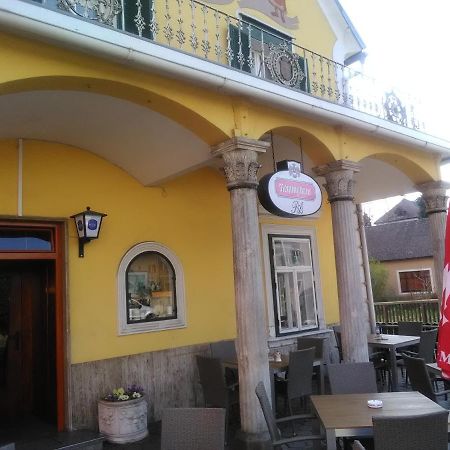 Zur Goldenen Krone Ehrenhausen Exterior foto